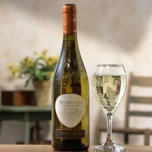 Meet your Posher, White moscato